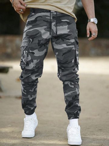 Manfinity Homme Men Camo Print Flap Pocket Cargo Pants - MapleCo