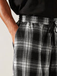 Manfinity UrbanChill Men's Plaid Trousers With Pockets