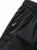 Men Drawstring Waist Zipper Pocket Shorts