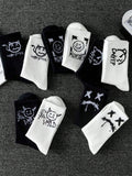 3 Pairs/5 Pairs/8 Pairs/10 Pairs/20 Pairs Random Ghost Face Trendy Crew Socks, Versatile Selection For All Seasons