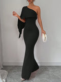 SHEIN Elenzya 1pc Women Elegant Solid Color One-Shoulder Bat-Wing Fishtail Hem Fitted Dress