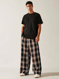 Manfinity UrbanChill Men's Plaid Trousers With Pockets